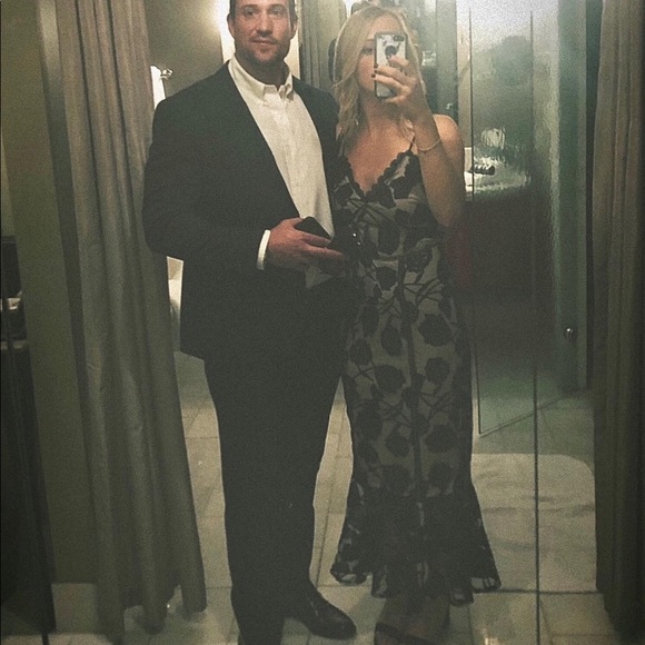 Lulu’s fit and flare M navy dress - Picture 2 of 3